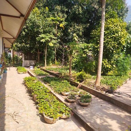 Sunset Bungalows&GH Muang Ngoi Bagian luar foto