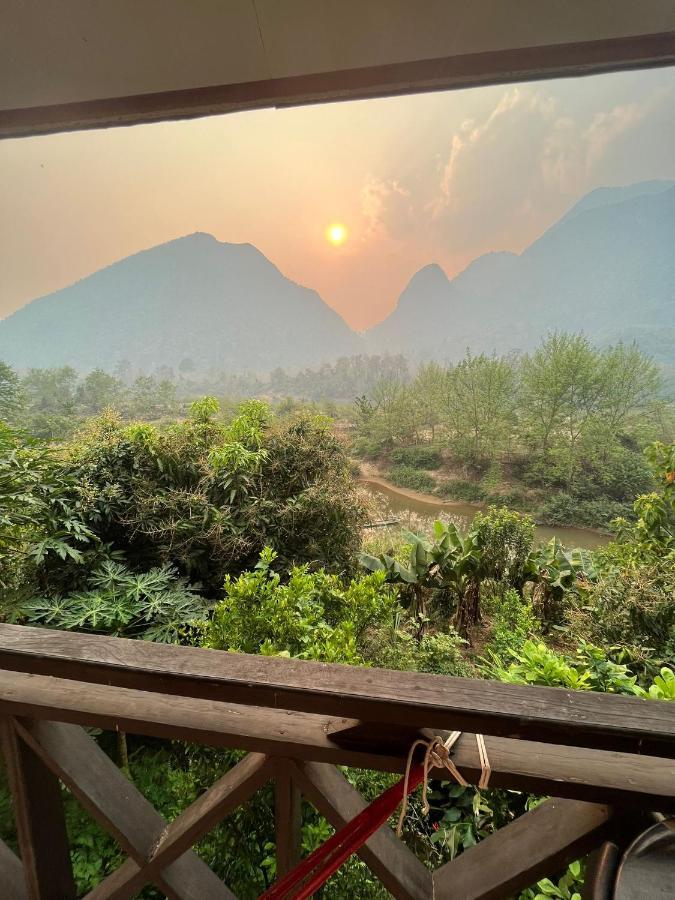 Sunset Bungalows&GH Muang Ngoi Bagian luar foto