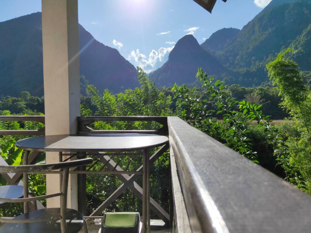 Sunset Bungalows&GH Muang Ngoi Bagian luar foto