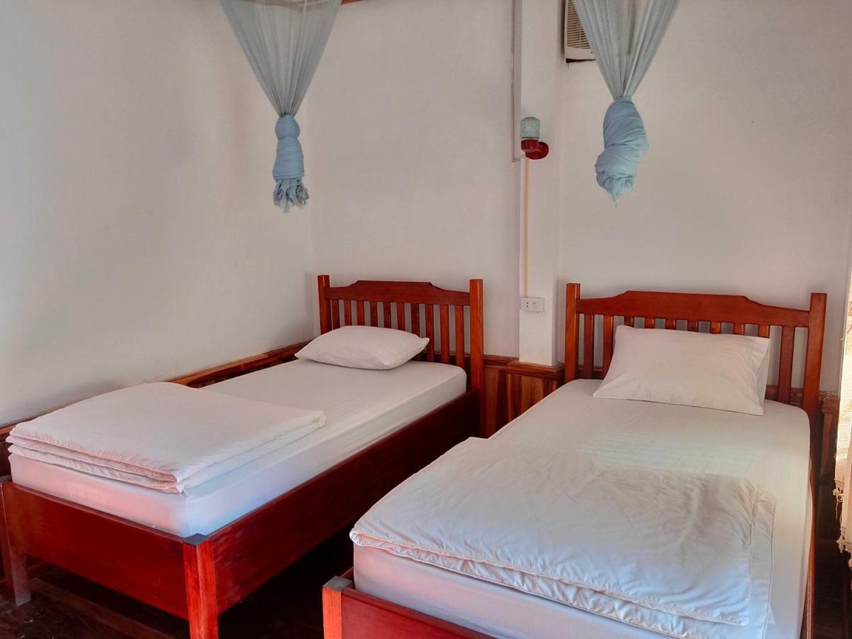 Sunset Bungalows&GH Muang Ngoi Bagian luar foto