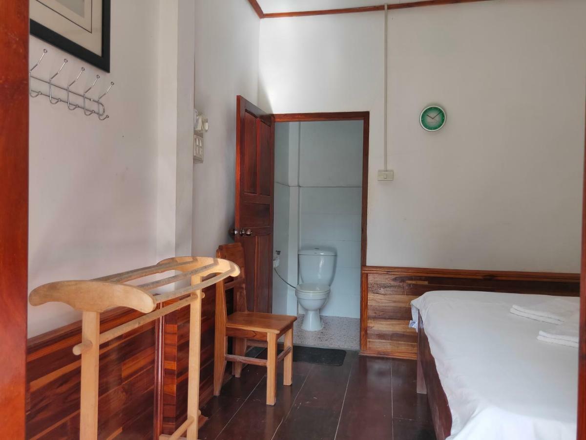 Sunset Bungalows&GH Muang Ngoi Bagian luar foto