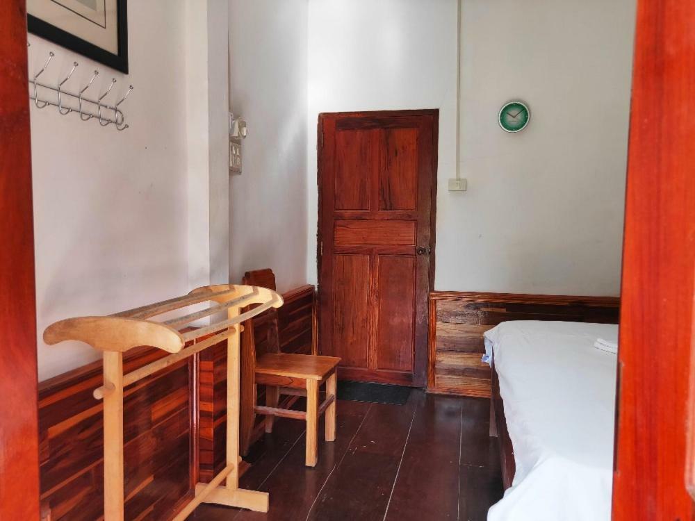 Sunset Bungalows&GH Muang Ngoi Bagian luar foto