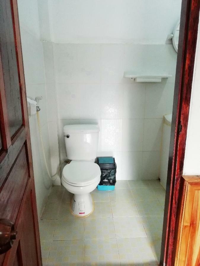 Sunset Bungalows&GH Muang Ngoi Bagian luar foto